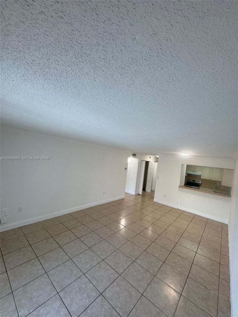 6970 NW 186th St , Unit 3-212, Hialeah, FL 33015 Photo