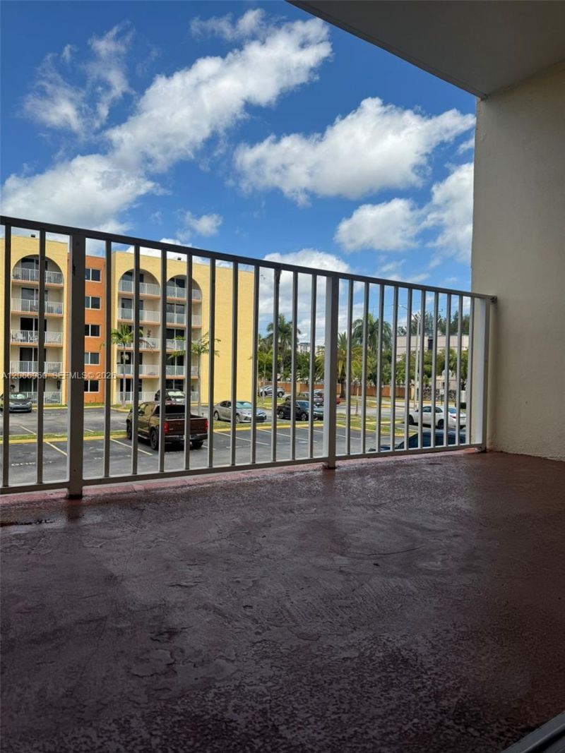 6970 NW 186th St , Unit 3-212, Hialeah, FL 33015 Photo
