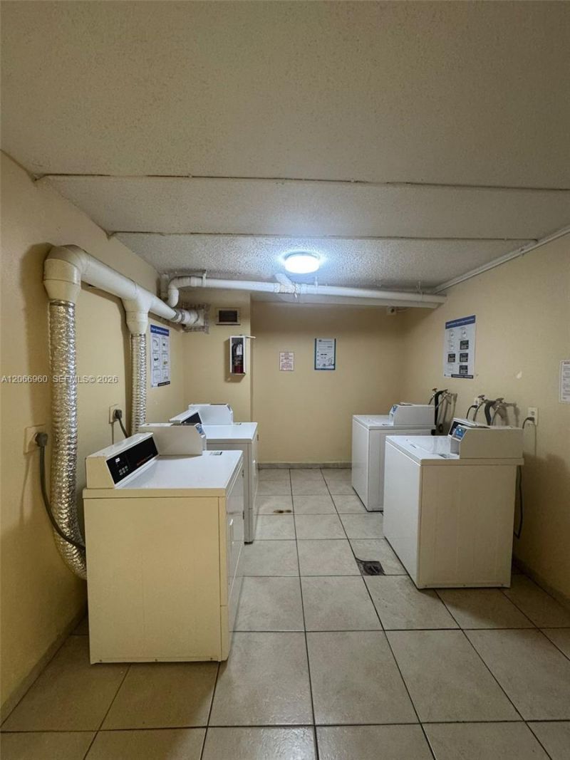 6970 NW 186th St , Unit 3-212, Hialeah, FL 33015 Photo