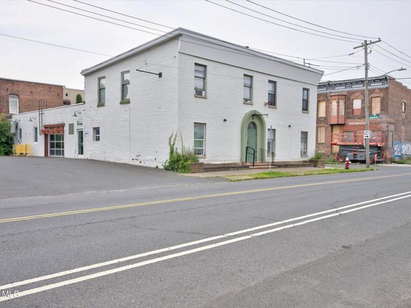 40 River Street, Troy, NY 12180