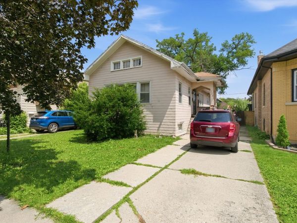 1225 S 16th Avenue , Maywood, IL 60153