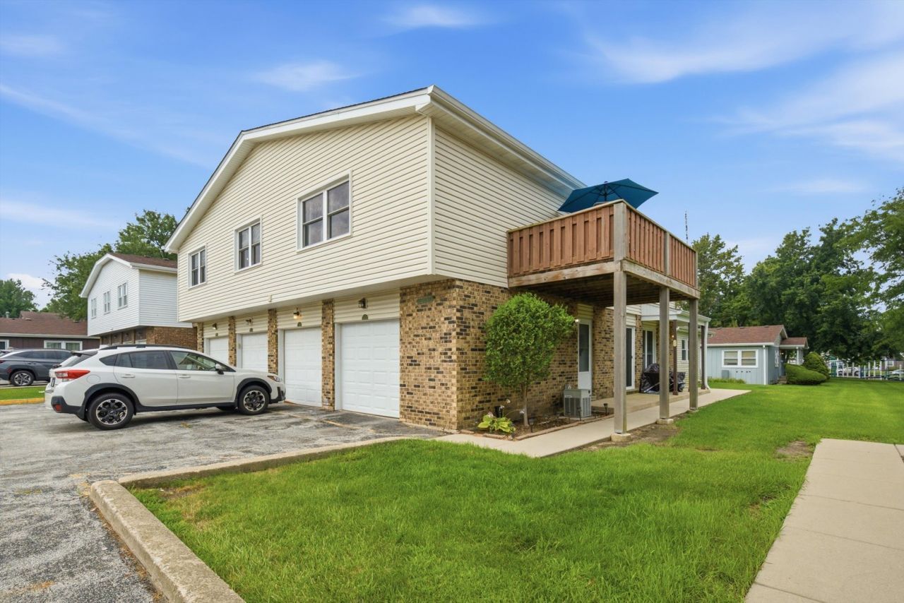 19508 115th Avenue, Unit D, Mokena, IL 60448 Main Photo