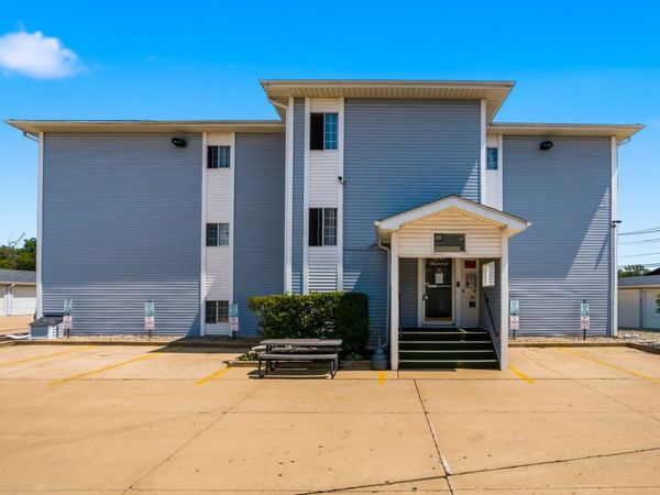 3130 W Monroe Street , Unit 107, Waukegan, IL 60085
