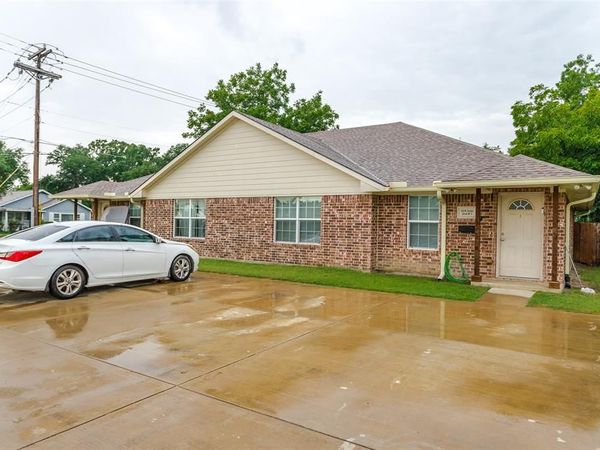 616 W Denton Street , Ennis, TX 75119
