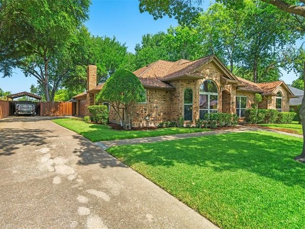 3704 Dahlia Drive, Grand Prairie, TX 75052