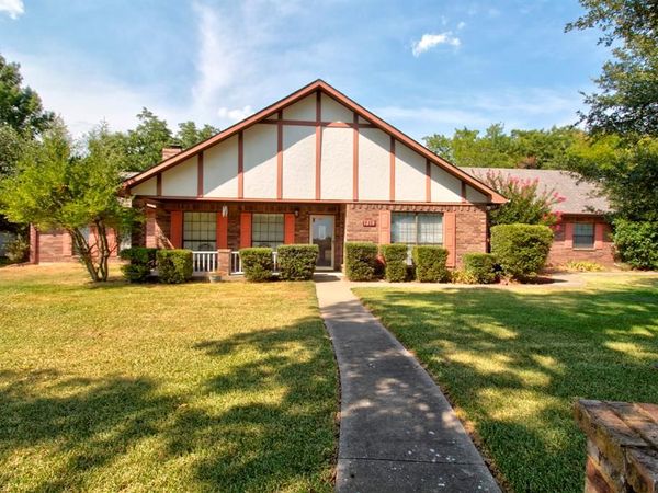 1219 Kiowa Drive E, Lake Kiowa, TX 76240