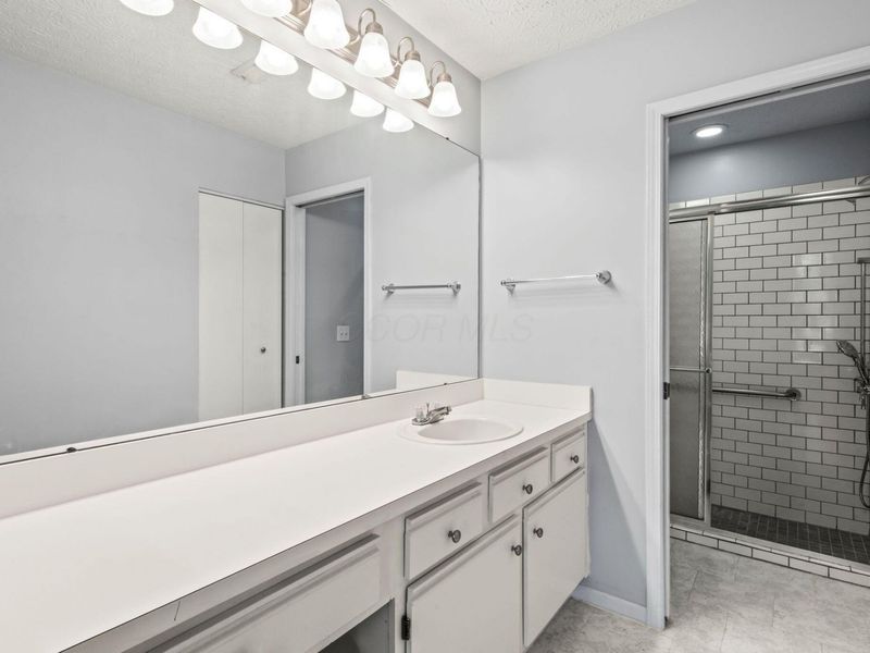 487 Saddlery Drive W, Unit 18, Columbus, OH 43230 Photo 25