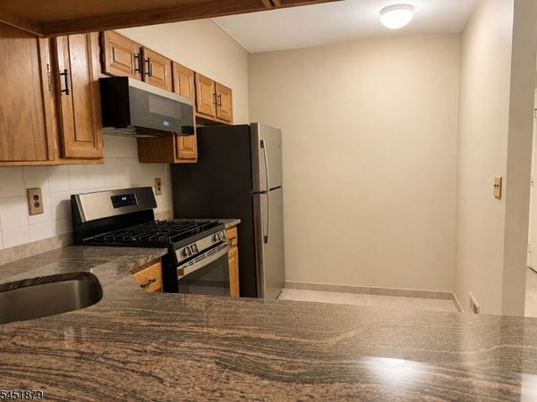 109 Applegate Ln, East Brunswick, NJ 08816