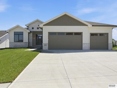 7651 N 167th Street, Bennington, NE 68007