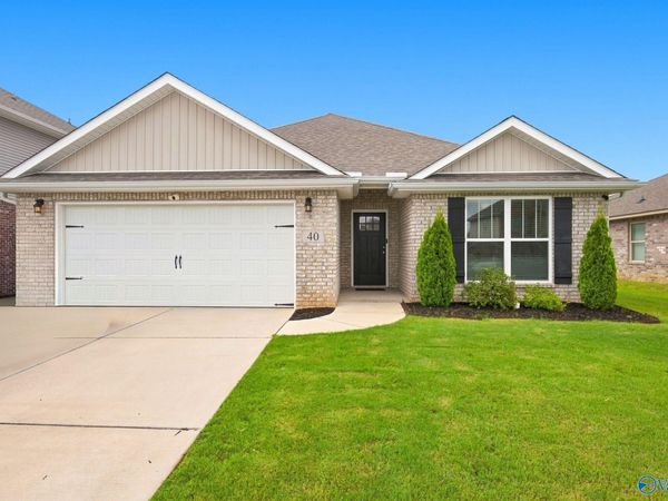 40 Sage Oak Drive, Decatur, AL 35603