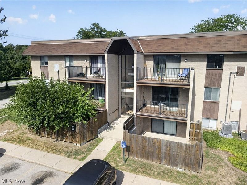9956 Johnnycake Ridge Road, Unit N2, Painesville, OH 44077 Photo 6