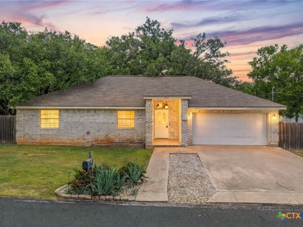 201 Pecan Lane , Georgetown, TX 78628