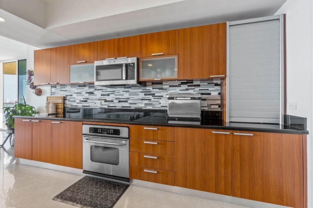 2650 Lake Shore Drive, Unit 1906, Riviera Beach, FL 33404 Photo