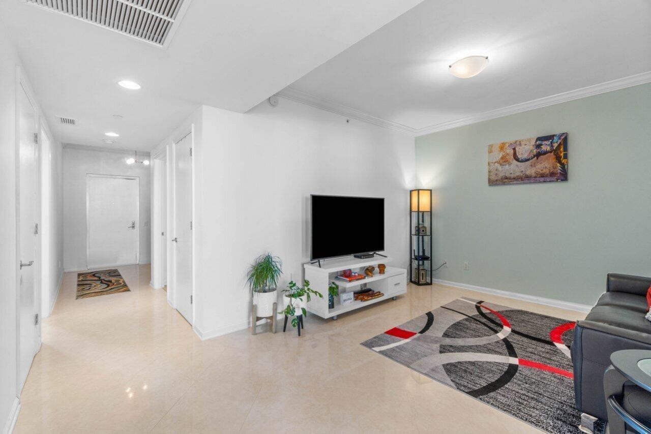 2650 Lake Shore Drive, Unit 1906, Riviera Beach, FL 33404 Photo