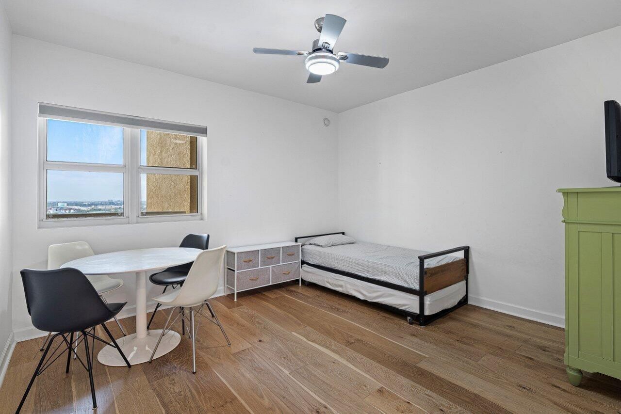 2650 Lake Shore Drive, Unit 1906, Riviera Beach, FL 33404 Photo