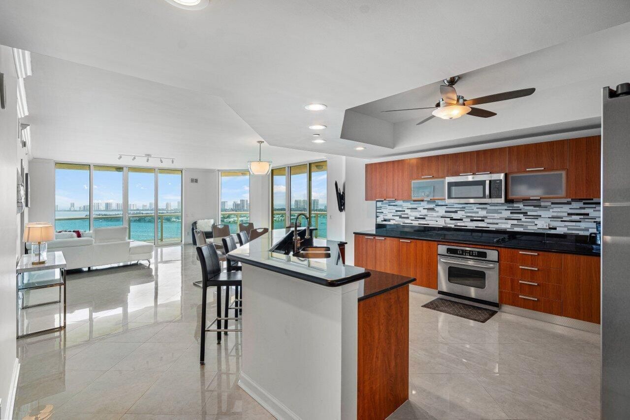 2650 Lake Shore Drive, Unit 1906, Riviera Beach, FL 33404 Photo