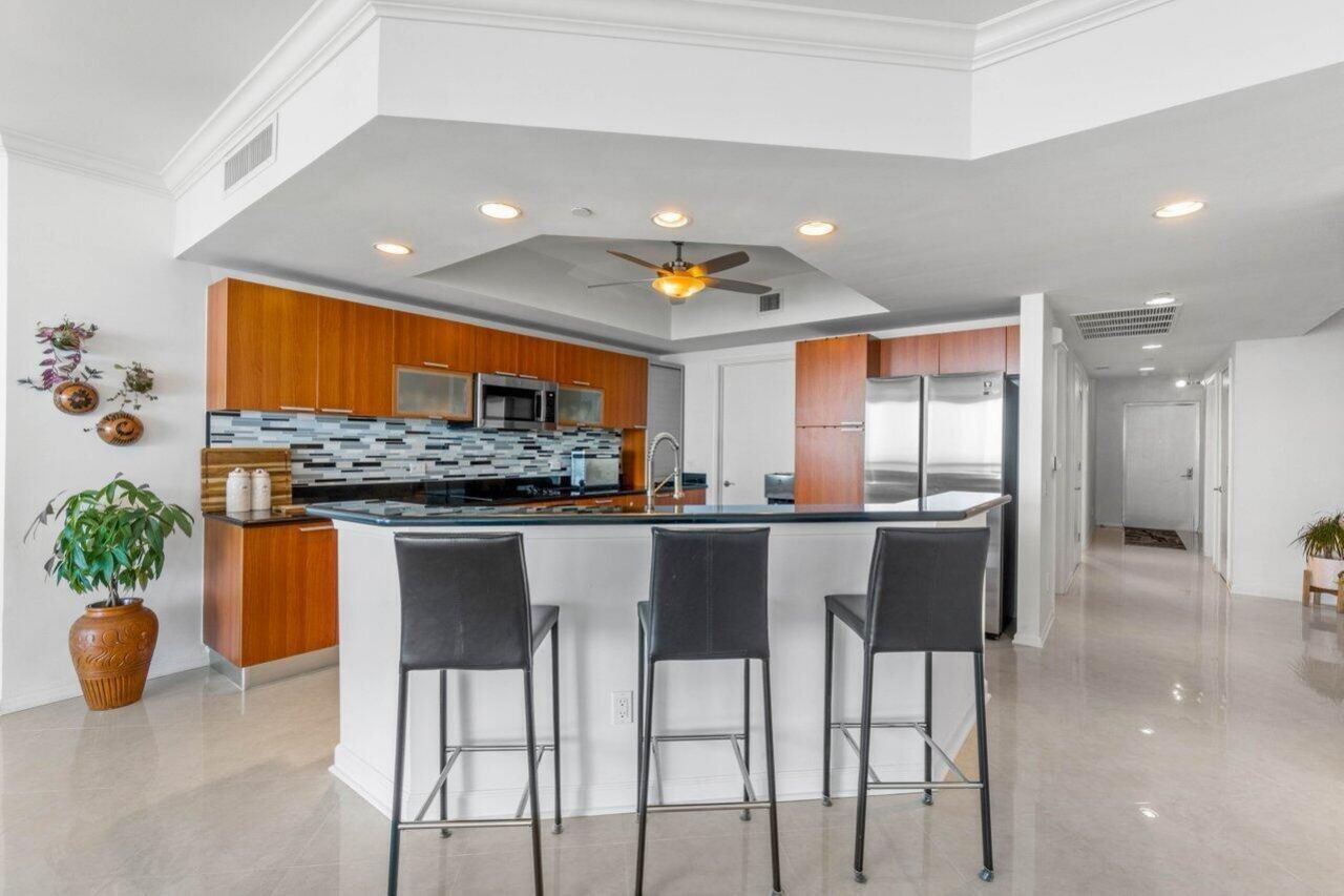2650 Lake Shore Drive, Unit 1906, Riviera Beach, FL 33404 Photo