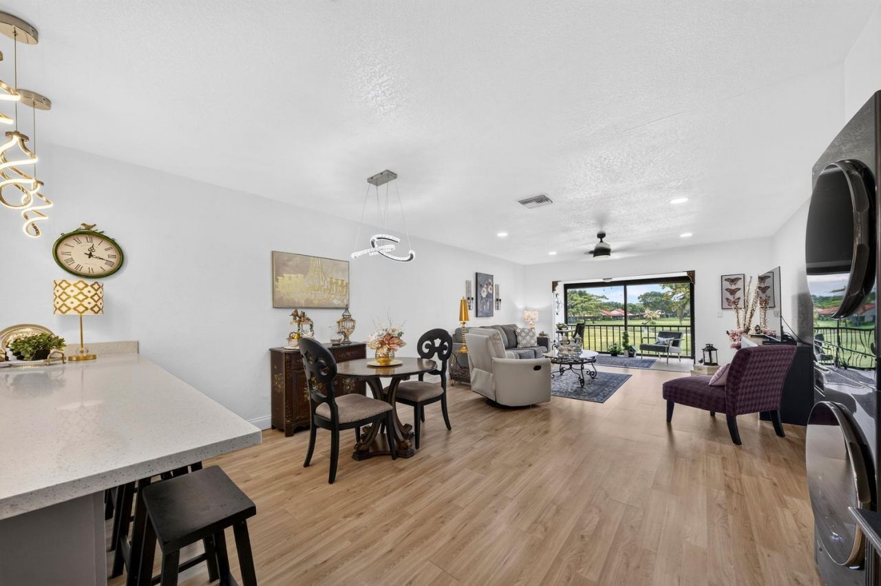 8425 Casa Del Lago, Unit H, Boca Raton, FL 33433 Photo