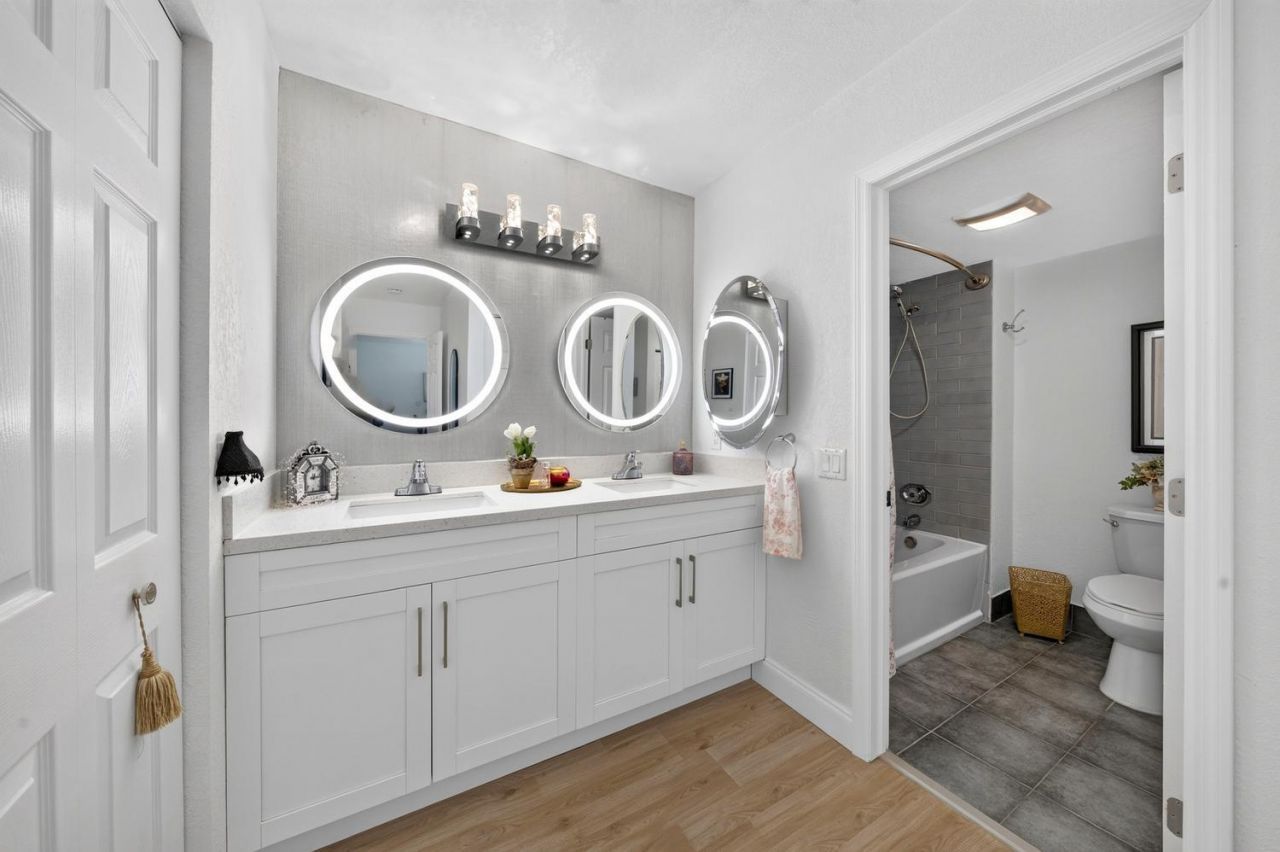 8425 Casa Del Lago, Unit H, Boca Raton, FL 33433 Photo
