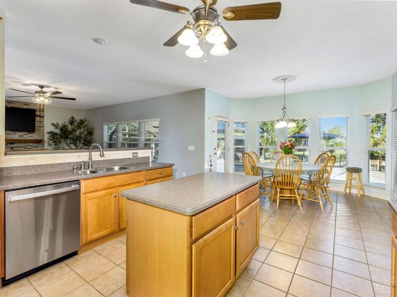 7367 Sussex Drive, West Chester, OH 45069 Photo 2