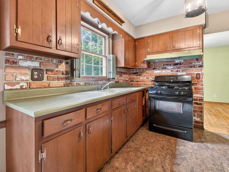 6450 Skywae Drive , Columbus, OH 43229 Photo 7