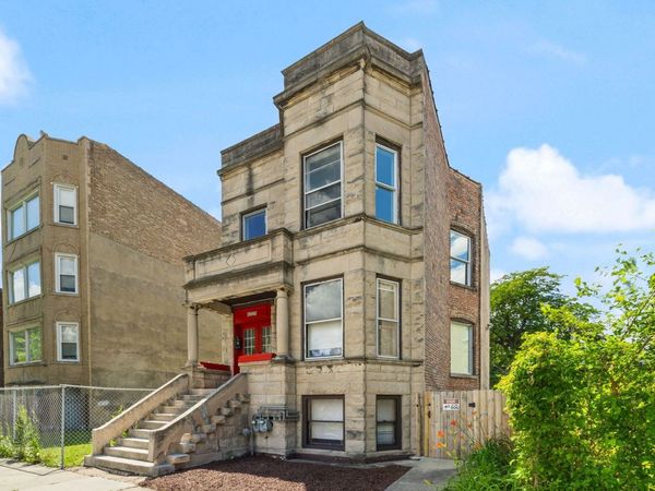 4225 W Jackson Boulevard , Chicago, IL 60624
