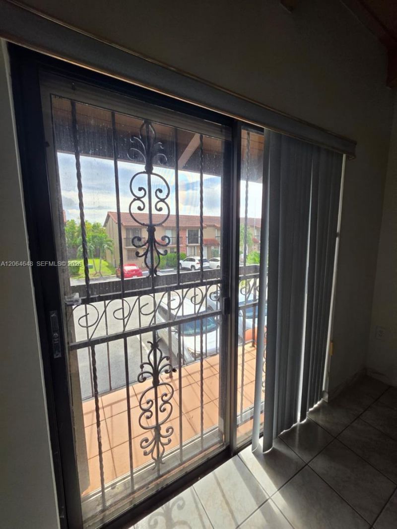 1823 SW 107th Ave, Unit 1602, Miami, FL 33165 Photo