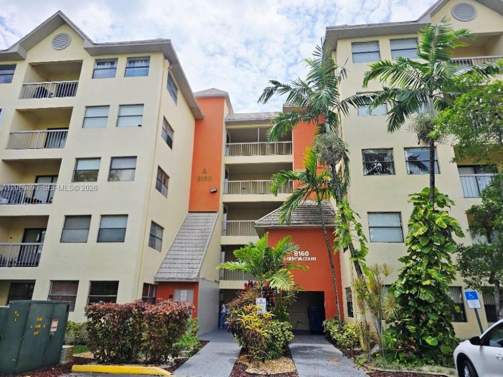 8160 Geneva Ct, Unit 112, Doral, FL 33166 Main Photo