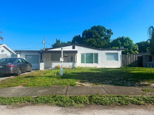 6841 Atlanta St , Hollywood, FL 33024