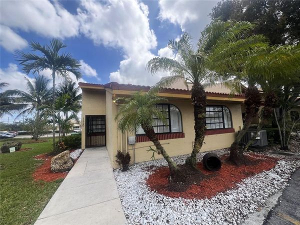 11720 SW 103rd Ln , Miami, FL 33186