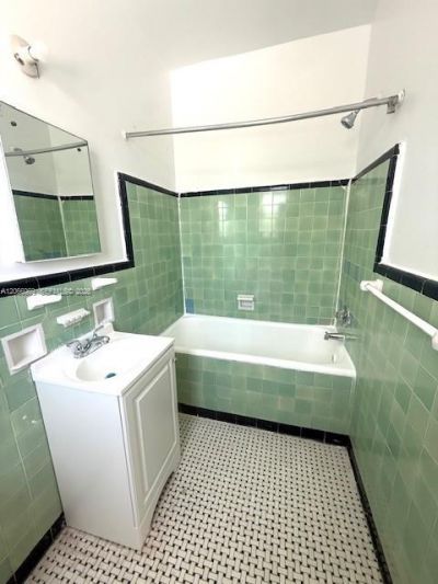 222 28th St, Unit 6, Miami Beach, FL 33140 Photo