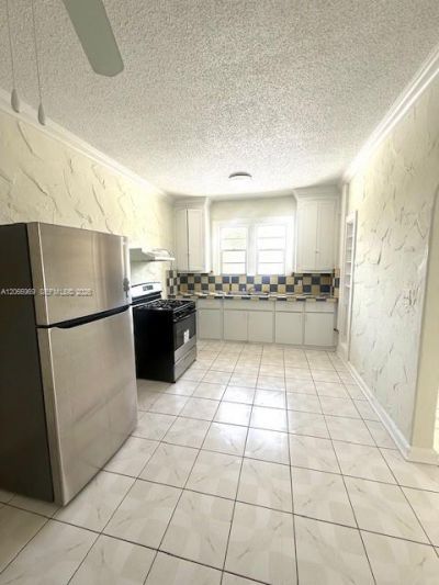 222 28th St, Unit 6, Miami Beach, FL 33140 Photo