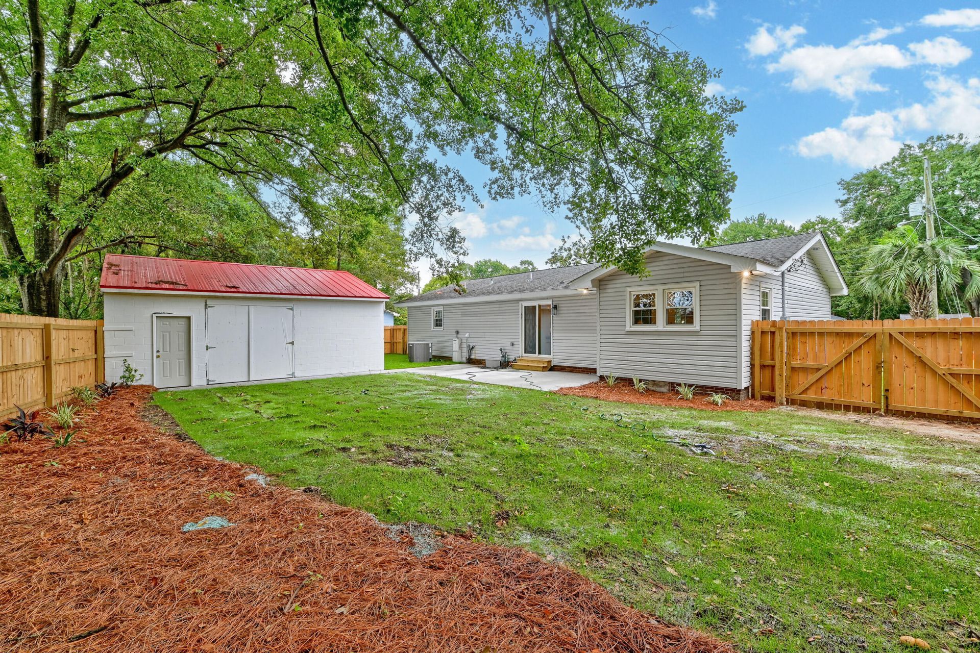 2660 Orchid Avenue Photo 10