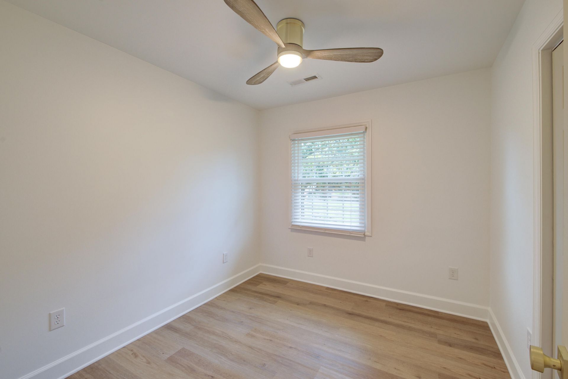 2660 Orchid Avenue Photo 27