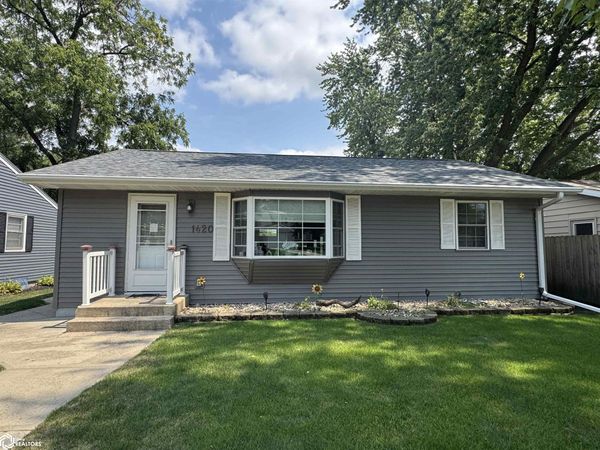 1420 S 3rd Street, Clear Lake, IA 50428