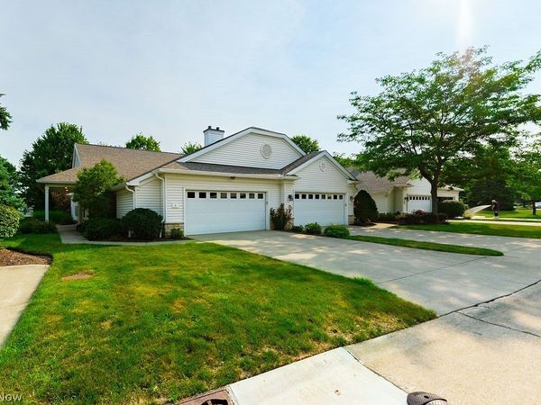 4 Whitaker Cove , Avon Lake, OH 44012