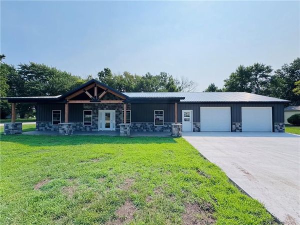 202 N Hayes Street, Garnett, KS 66032