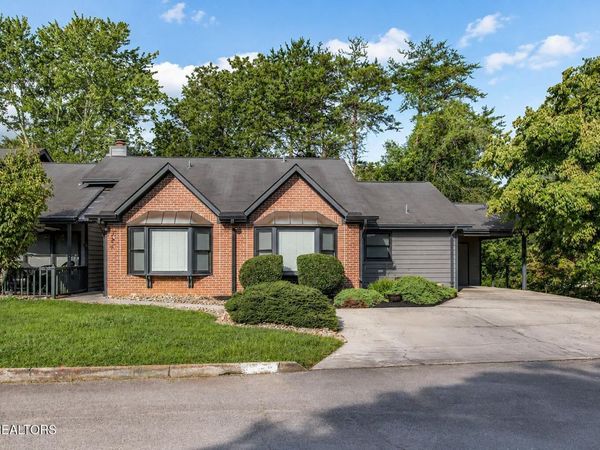 125 Blue Ridge Court, Oak Ridge, TN 37830