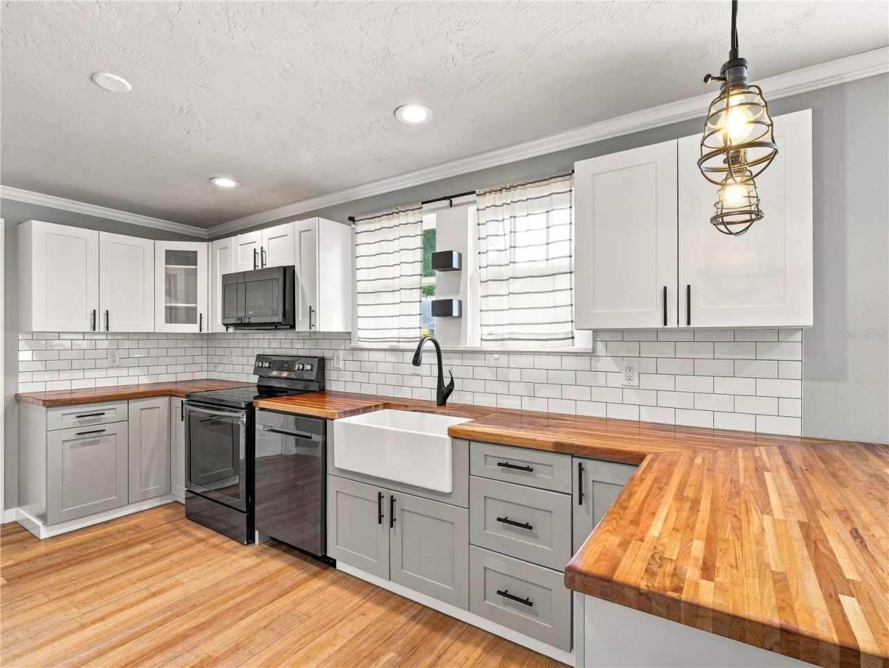 813 Live Oak Street, New Smyrna Beach, FL 32168 Photo