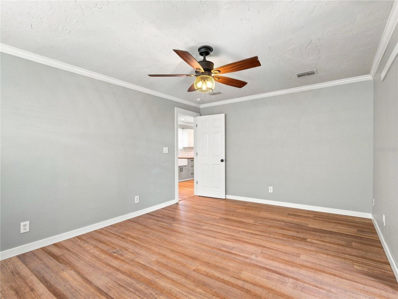 813 Live Oak Street, New Smyrna Beach, FL 32168 Photo