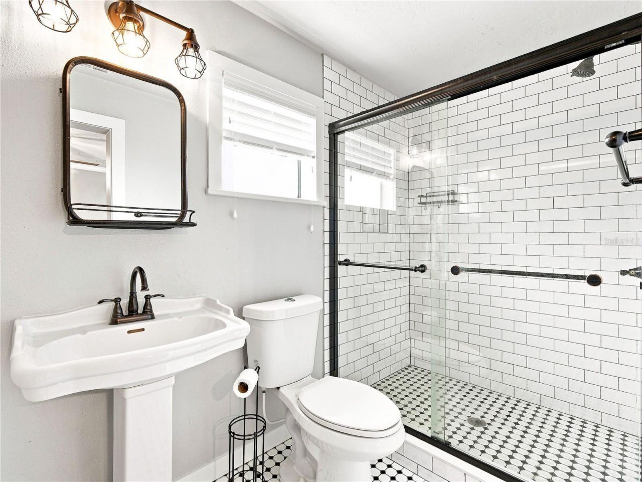 813 Live Oak Street, New Smyrna Beach, FL 32168 Photo