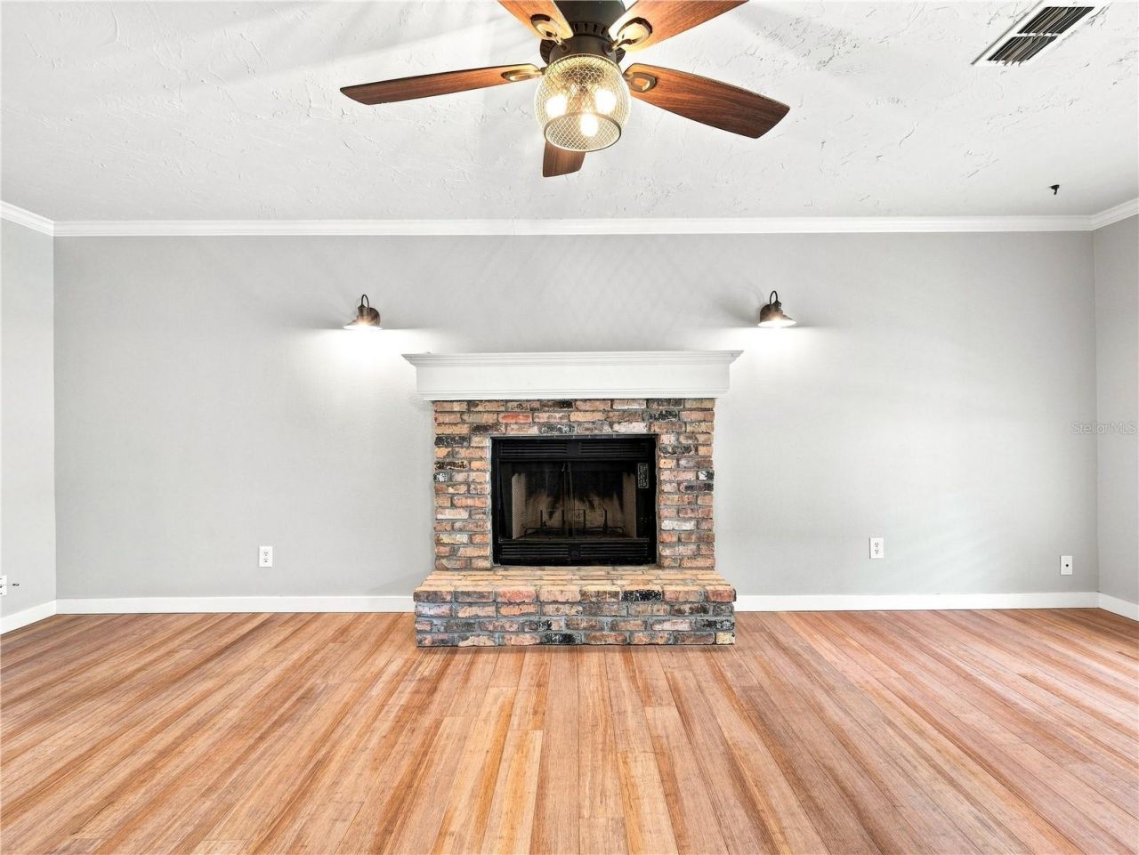 813 Live Oak Street, New Smyrna Beach, FL 32168 Photo
