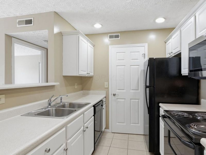 5395 Cypress Chase , Columbus, OH 43228 Photo 9