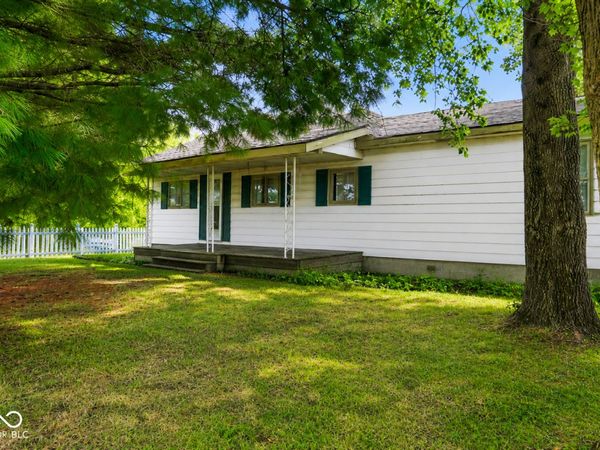 7985 E 900 S, Ladoga, IN 47954