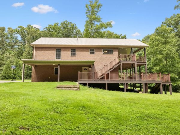 627 Oak Shadow Dr, New Johnsonville, TN 37134