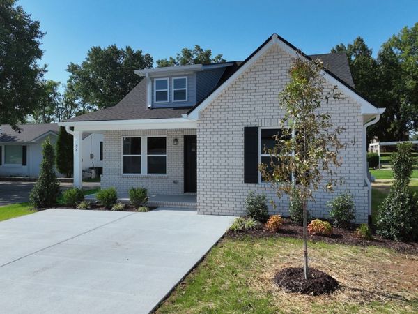 98 Donna Dr , Hendersonville, TN 37075