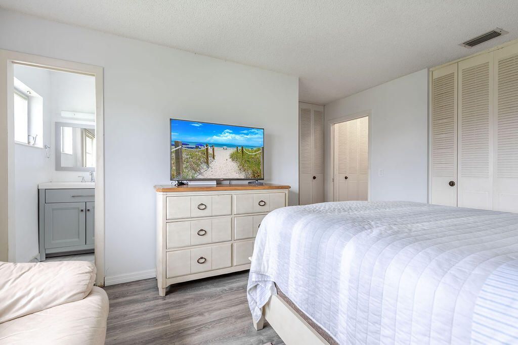 2523 Dudley Drive W, Unit B, West Palm Beach, FL 33415 Photo