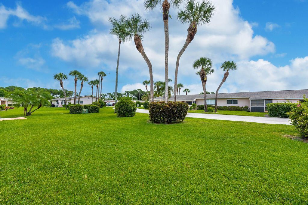2523 Dudley Drive W, Unit B, West Palm Beach, FL 33415 Photo