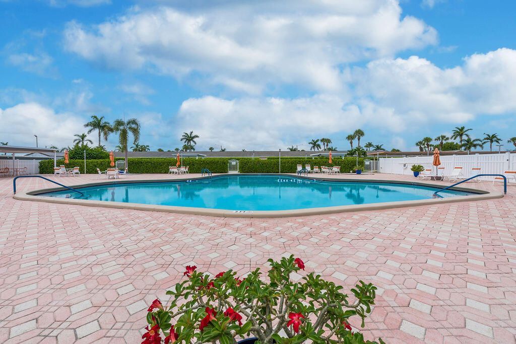 2523 Dudley Drive W, Unit B, West Palm Beach, FL 33415 Photo