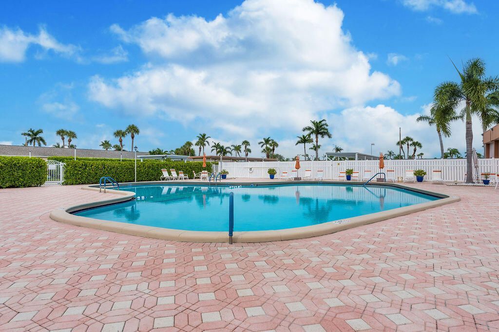 2523 Dudley Drive W, Unit B, West Palm Beach, FL 33415 Photo